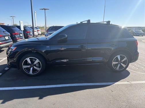 2022 Audi Q5 45 S line Prestige