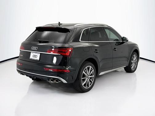 Mythos Black Metallic 2023 Audi SQ5 3.0T Premium Plus