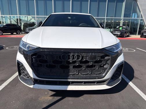 Glacier White Metallic 2024 Audi SQ8 4.0T Prestige