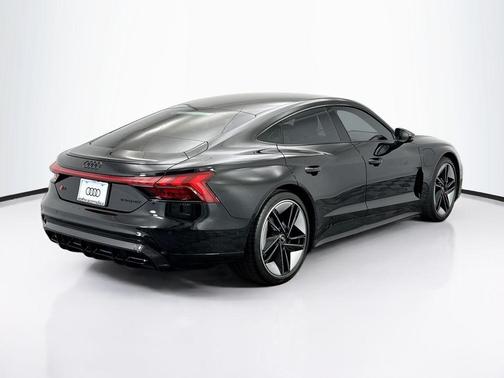 2022 Audi RS e-tron GT quattro