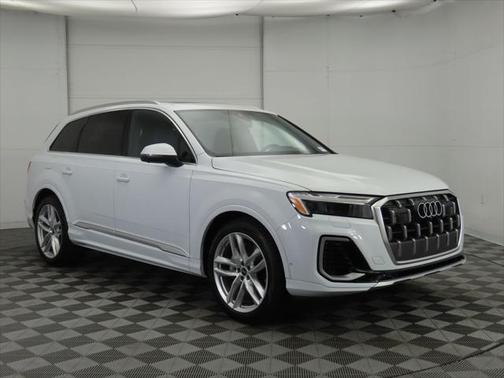 2025 Audi Q7 55 Premium Plus