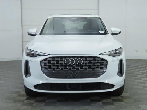 2025 Audi Q5 Premium