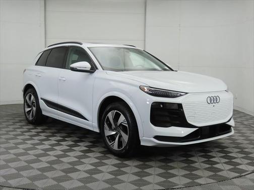 2025 Audi Q6 e-tron Premium Plus quattro