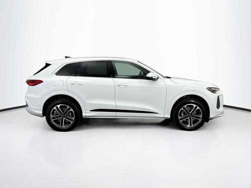 2025 Audi Q5 Premium