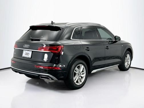 2023 Audi Q5 45 S line Premium