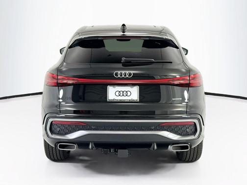 Mythos Black Metallic 2025 Audi Q5 Premium Plus TFSI quattro S tronic