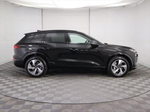 2025 Audi Q6 e-tron Premium Plus quattro