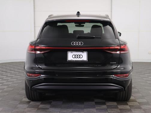 2025 Audi Q6 e-tron Premium Plus quattro