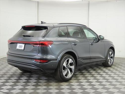 2025 Audi Q6 e-tron Premium Plus quattro
