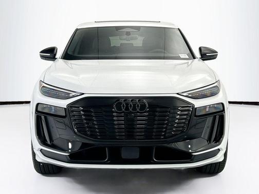 Glacier White Metallic 2027 Audi Q6 e-tron Sportback Premium Plus