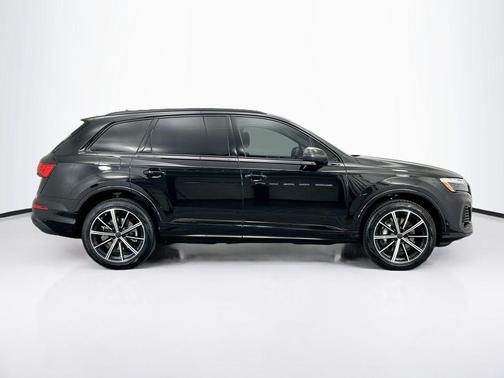 2026 Audi Q7 45 Premium Plus