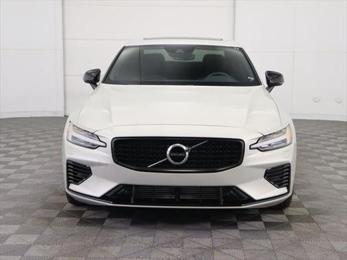 2022 Volvo S60 Recharge Plug-In Hybrid T8 R-Design
