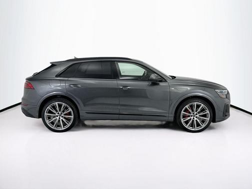 Daytona Gray Pearl Effect 2026 Audi Q8 55 Prestige