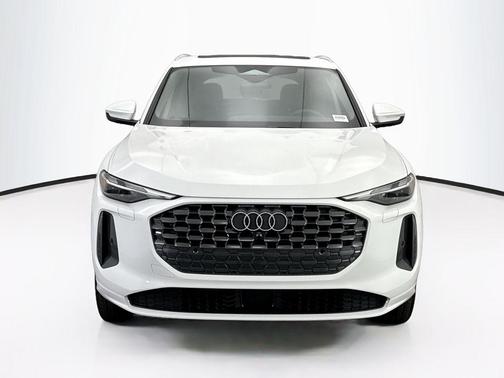 2025 Audi Q5 Premium TFSI quattro S tronic