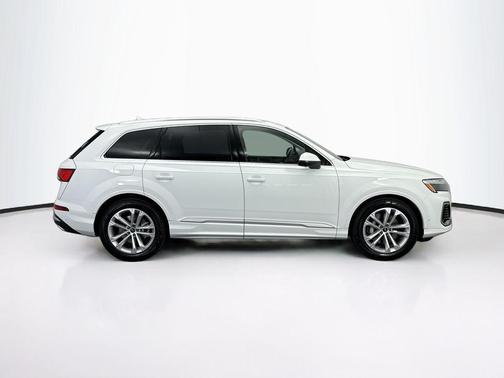 2026 Audi Q7 55 Premium Plus