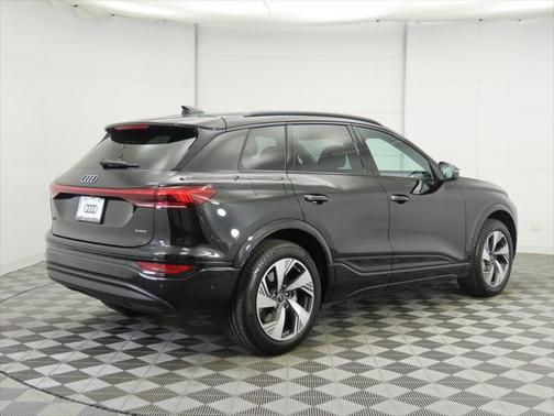 2025 Audi Q6 e-tron Premium Plus quattro