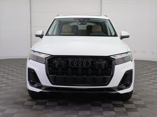 2025 Audi Q7 45 Premium Plus
