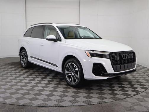 2025 Audi Q7 45 Premium Plus