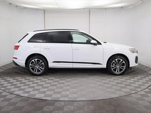 2025 Audi Q7 45 Premium Plus
