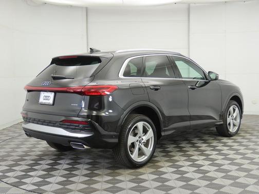 2025 Audi Q5 Premium Plus