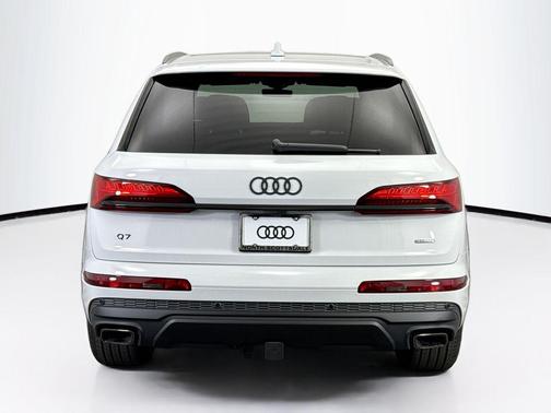 2026 Audi Q7 55 Premium Plus