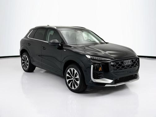 Mythos Black Metallic 2026 Audi Q3 TFSI quattro S tronic