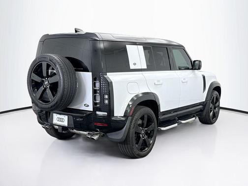 2023 Land Rover Defender 110 V8