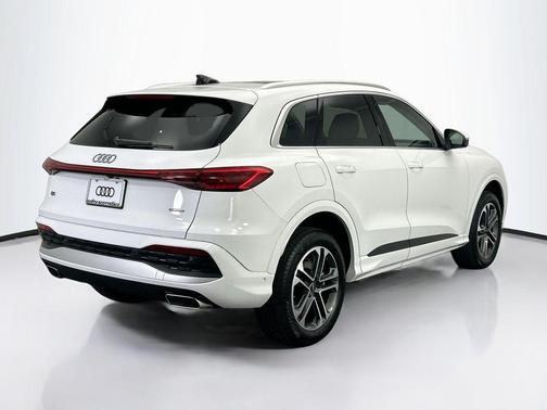 2025 Audi Q5 Premium TFSI quattro S tronic