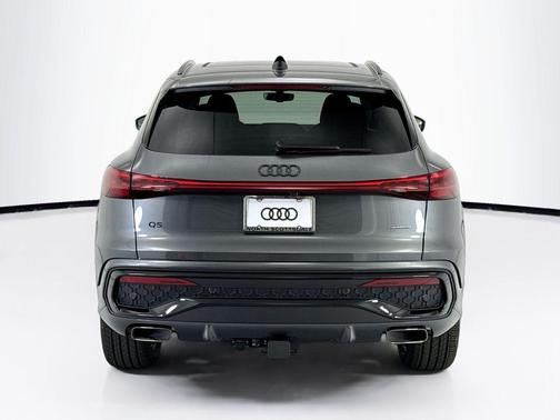 Daytona Gray Pearl Effect 2026 Audi Q5 Premium Plus TFSI quattro S tronic