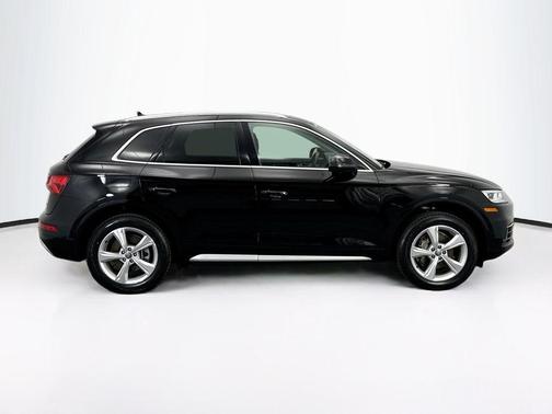 2020 Audi Q5 45 Premium Plus