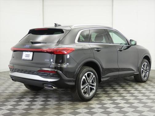 2025 Audi Q5 Premium