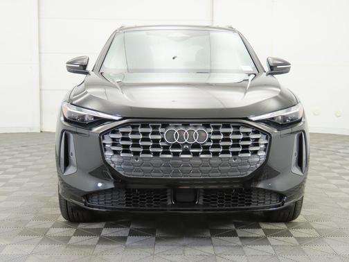 2025 Audi Q5 Premium