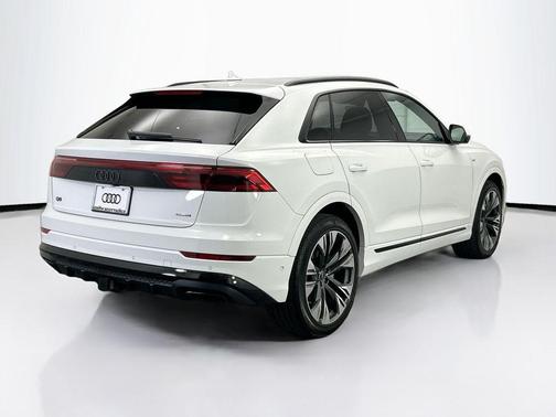 2025 Audi Q8 55 Premium Plus