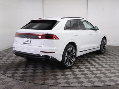 2025 Audi Q8 55 Premium Plus