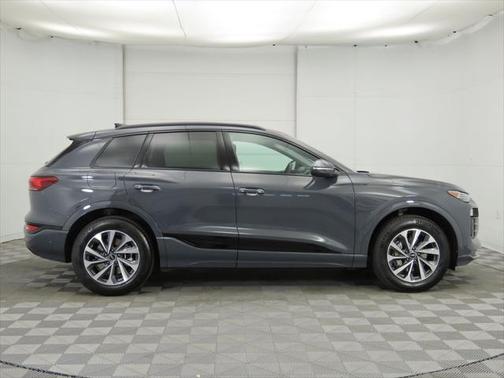 2025 Audi Q6 e-tron Premium Plus quattro
