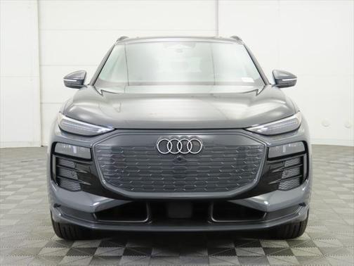 2025 Audi Q6 e-tron Premium Plus quattro