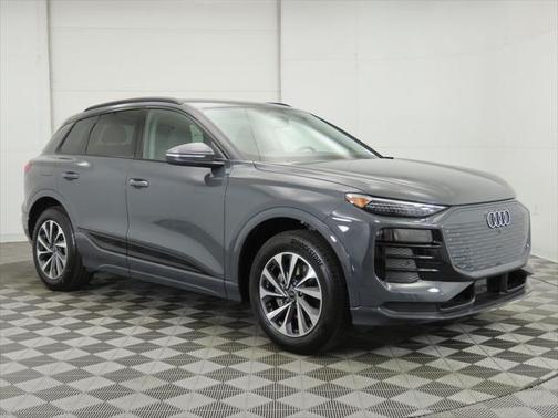 2025 Audi Q6 e-tron Premium Plus quattro
