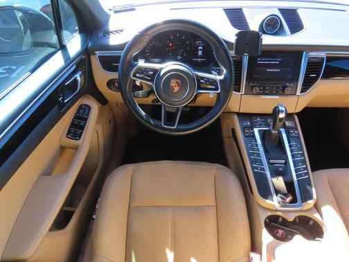 2018 Porsche Macan Base