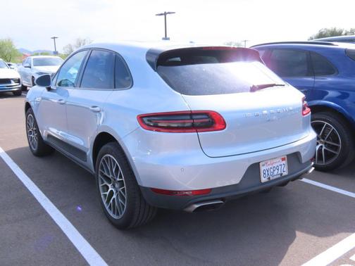 Rhodium Silver Metallic 2018 Porsche Macan Macan