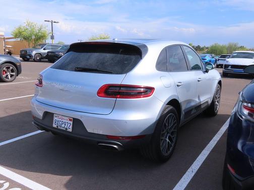 Rhodium Silver Metallic 2018 Porsche Macan Macan