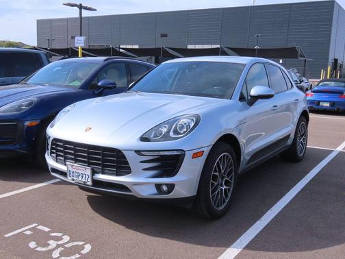 Rhodium Silver Metallic 2018 Porsche Macan Macan