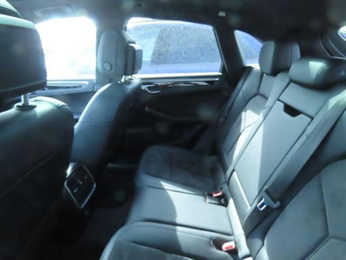 Rhodium Silver Metallic 2018 Porsche Macan Macan