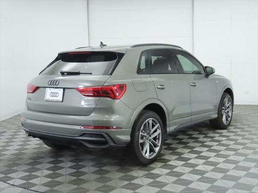 2025 Audi Q3 Premium 45 TFSI S line quattro Tiptronic