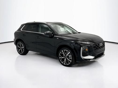 Mythos Black Metallic 2026 Audi Q3