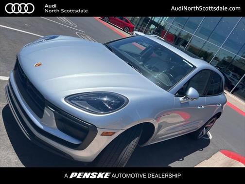 2023 Porsche Macan Base