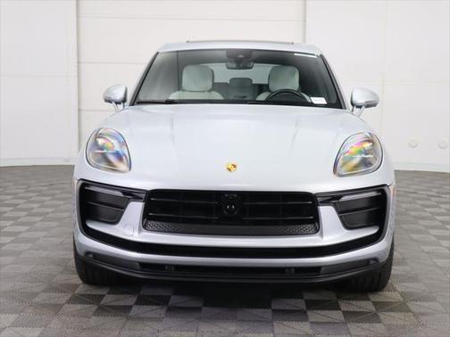 2023 Porsche Macan Base