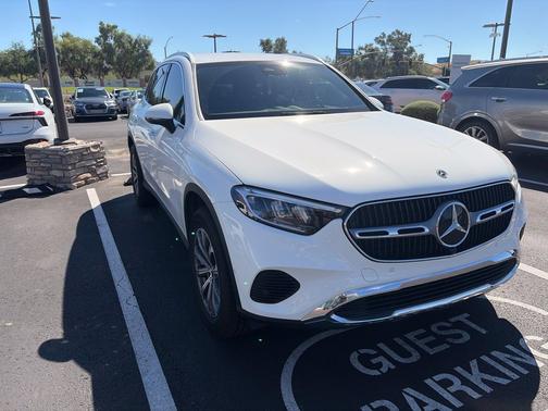 Polar White 2024 Mercedes-Benz GLC 300 4MATIC