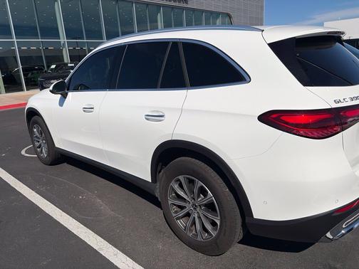 Polar White 2024 Mercedes-Benz GLC 300 4MATIC
