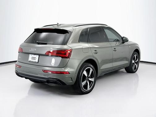 2023 Audi Q5 45 S line Prestige