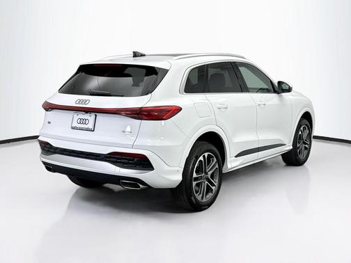 2025 Audi Q5 Premium TFSI quattro S tronic